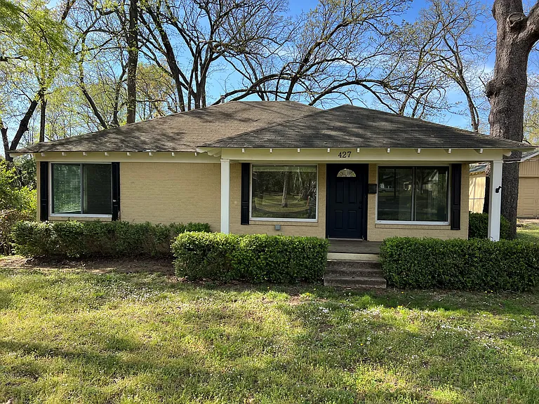 427 Stanford St — Photo 1