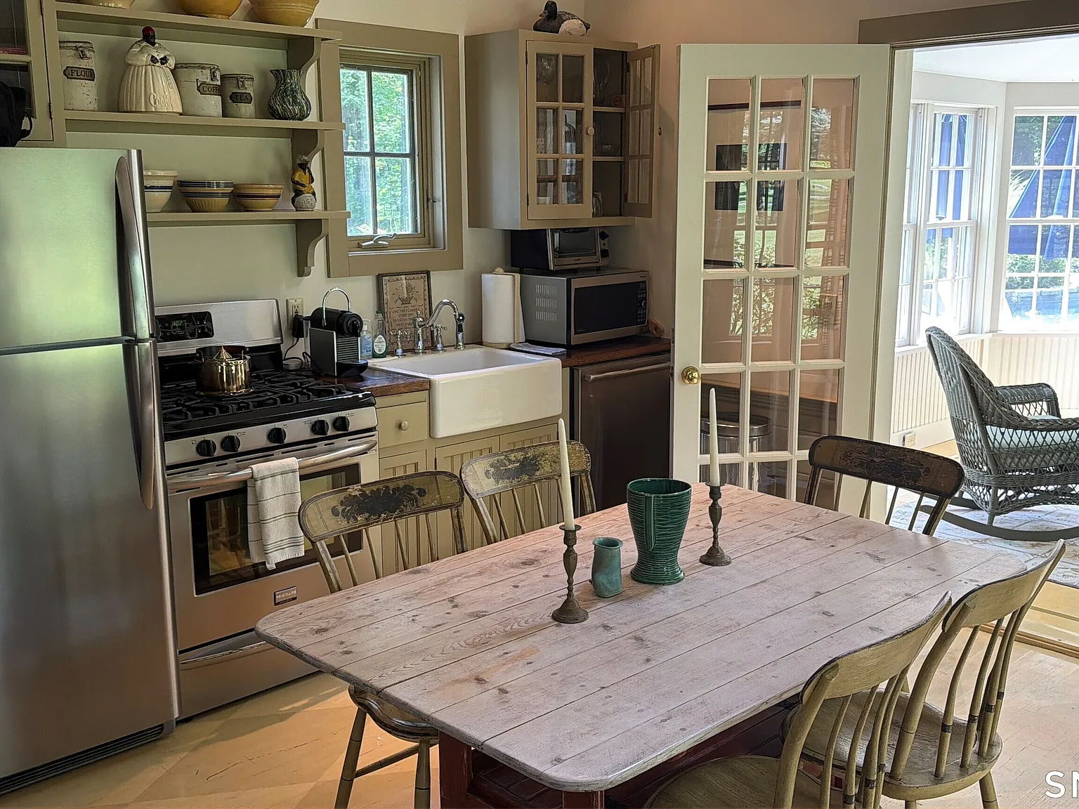 1 bed, 1.0 bath, 1006 sqft, $5,000 — Photo 2