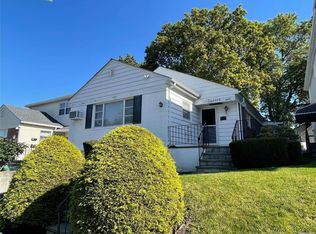 6919 223rd St, Oakland Gardens, NY 11364