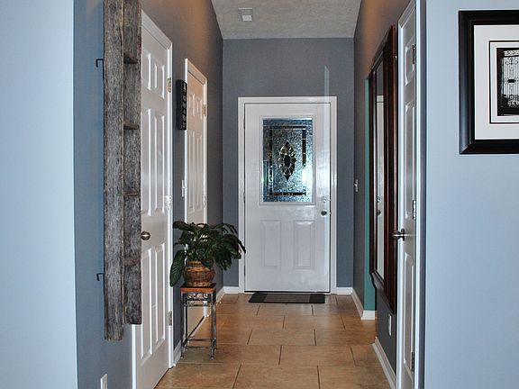 2nd image of 325 Camden Cir