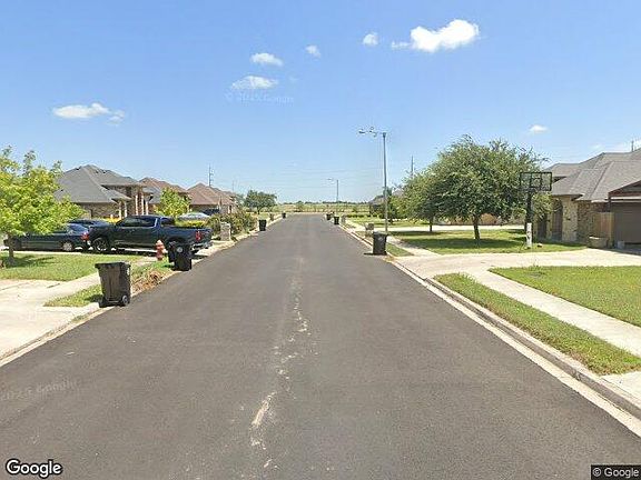 Exterior Neighborhood (street photo)