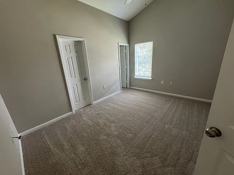 5819 Hamilton Oaks Dr — Photo 9