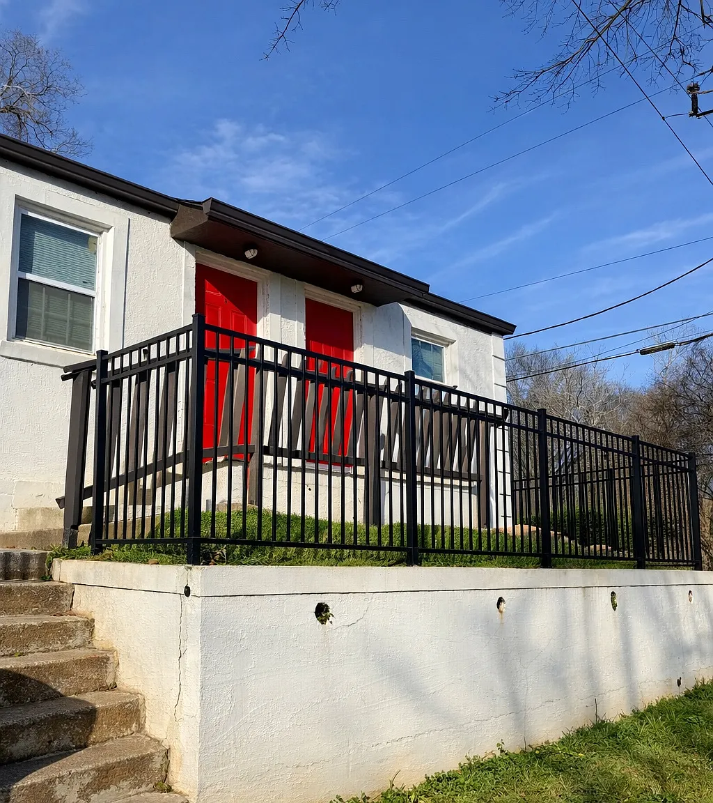 Studio, 600 sqft, $800 — Photo 2
