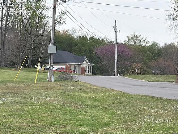 4th image of 1009 Lewis Jones Blvd