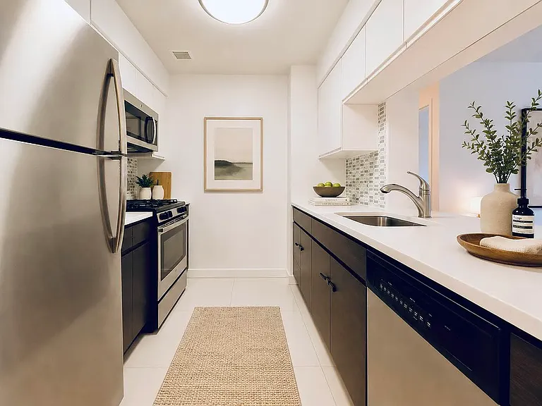 310 E 2nd St #3D — Photo 6