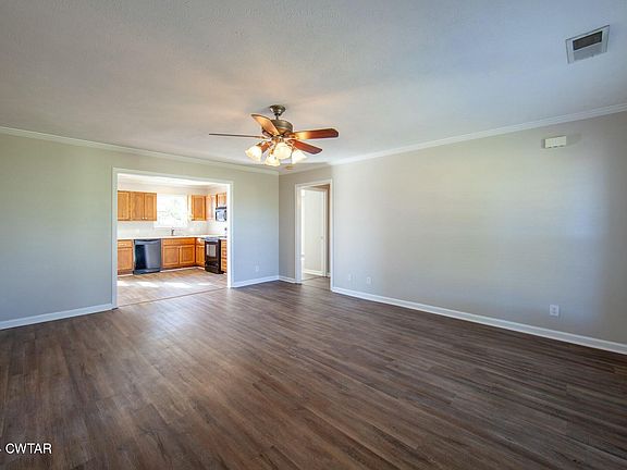 3rd image of 240 Aaron Dr