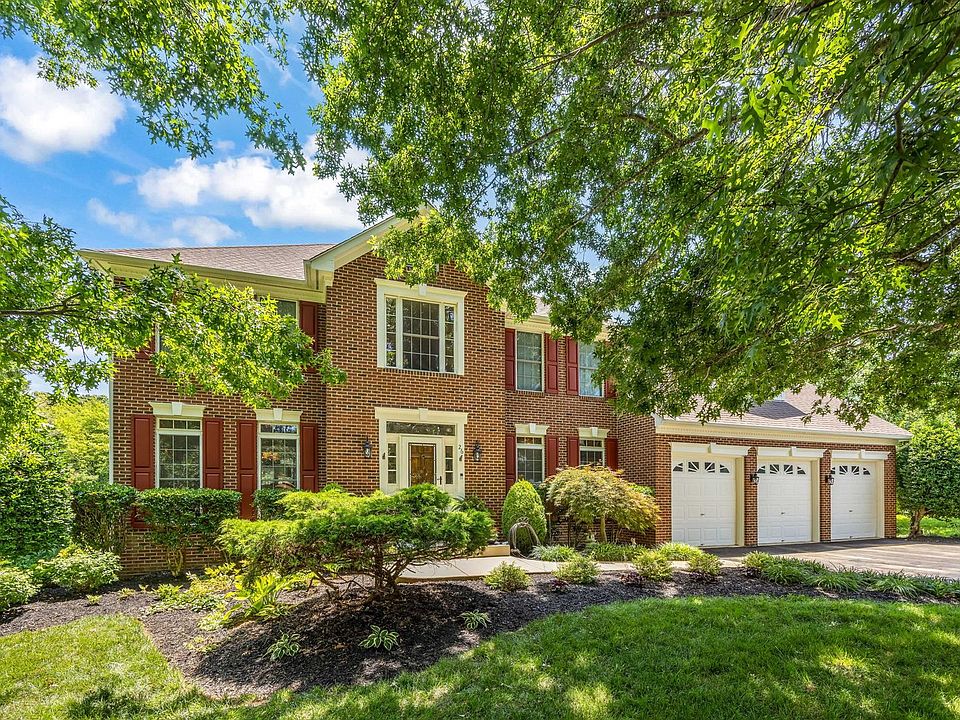 1st image of 26 Kirby Ln