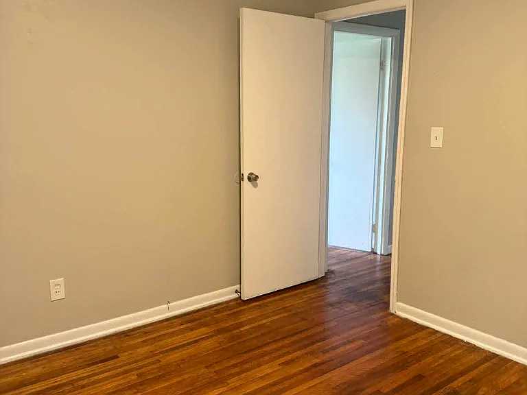 1677 Pine Ave SW — Photo 10