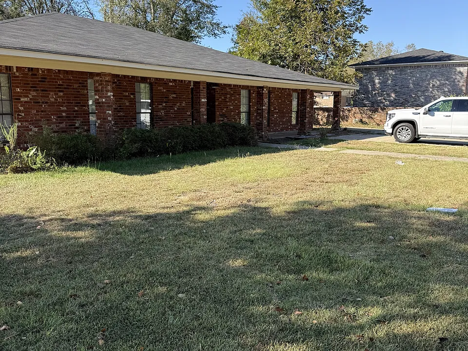 100 Willett Place Blvd