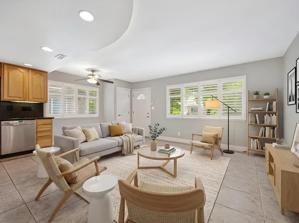 5160 Connecticut Dr APT 4, Sacramento, CA 95841