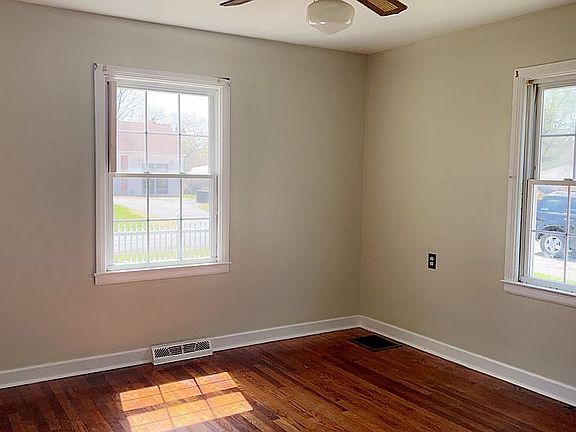 4th image of 142 Ann St