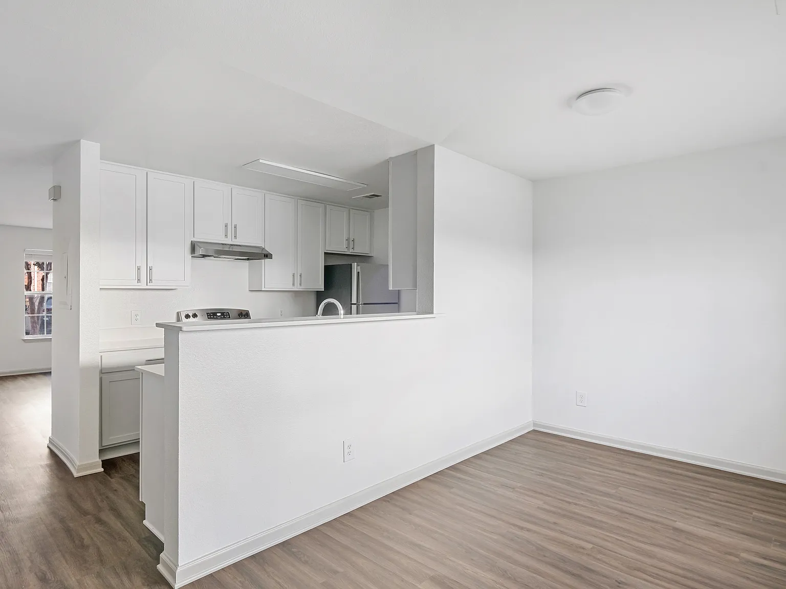 The Meridian Apartments — Photo 1
