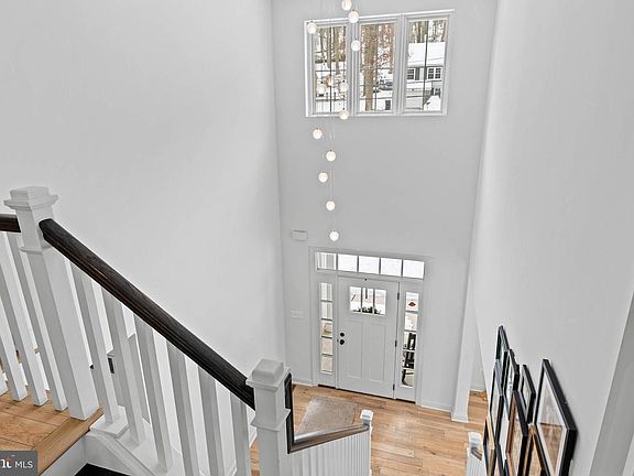 3rd image of 230 Arden Rd