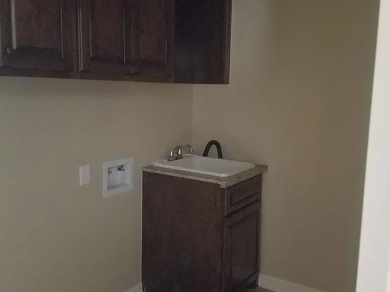 1425 White Oak Dr W — Photo 7