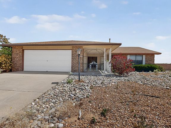 2nd image of 4504 Quartz Dr NE