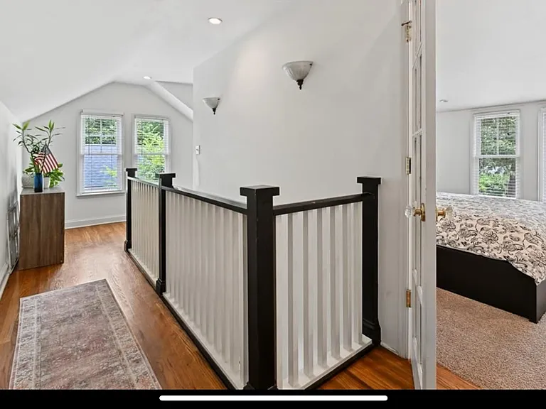 205 Lindbergh Dr NE — Photo 32