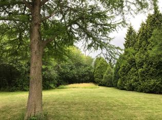 75 W Quail Dr, Lake Forest, IL 60045