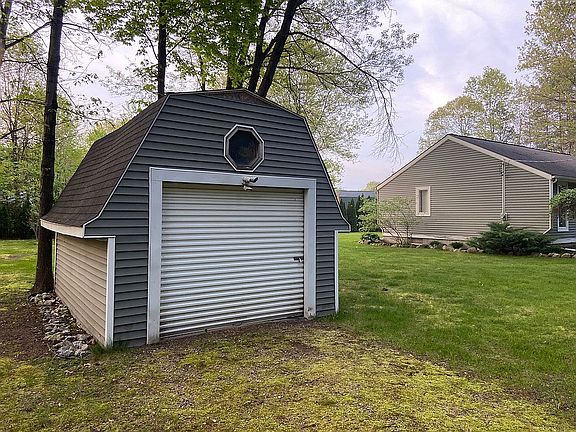 3rd image of 11907 Sleeper St