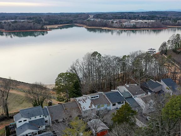 2nd image of 117 Houston St