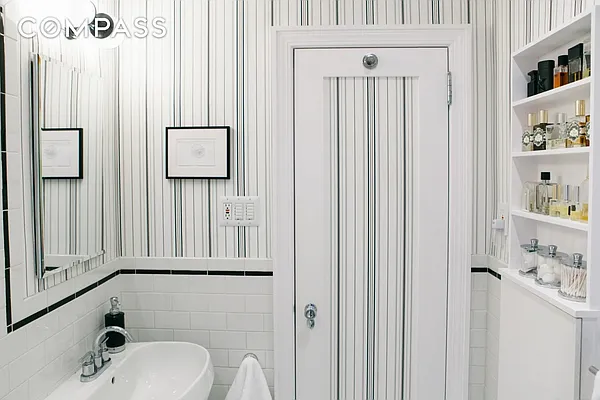 Sold by Compass | media 22