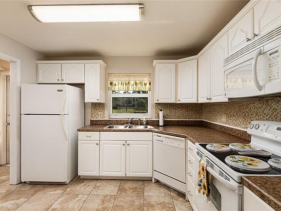 4th image of 113 Cedarwood Cir #113