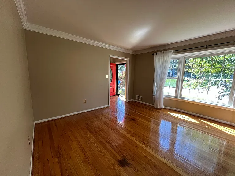 8407 W Boulevard Dr — Photo 13