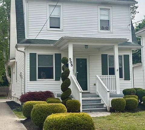 3rd image of 505 N East Ave