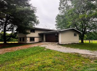 375 Lakeview Dr, Shattuc, IL 62231
