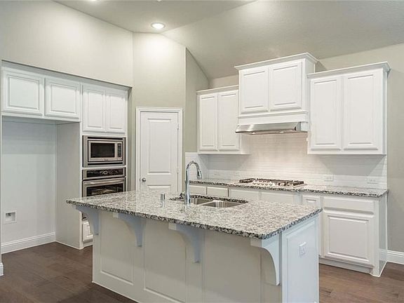 4th image of 3513 Concord Dr
