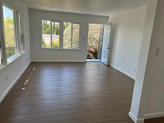 5th image of 1354 Armadale Ave #1354