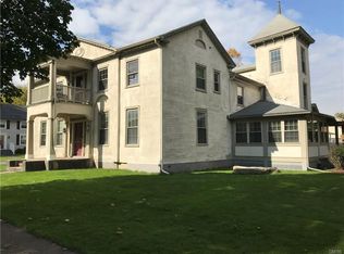 96 College St, Clinton, NY 13323