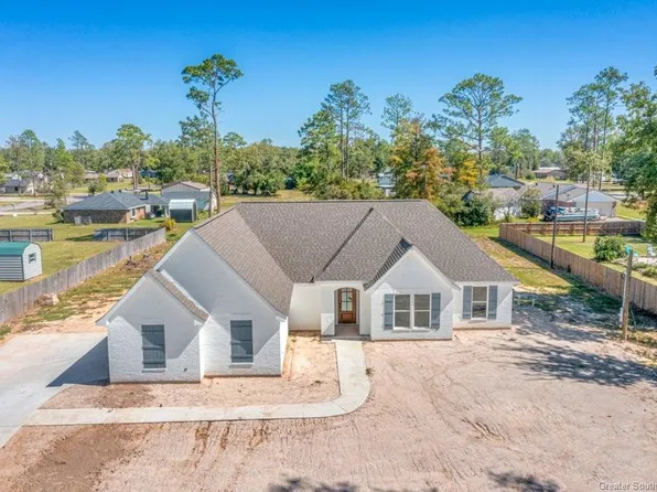 1206 Ravenhurst Dr, Drive Moss Bluff, LA 70611