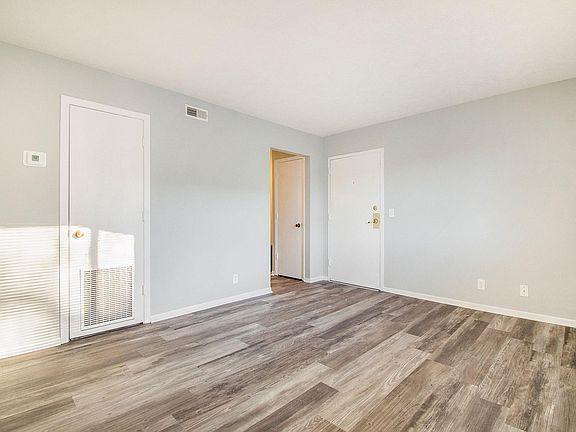 5th image of 817 James Pkwy #2