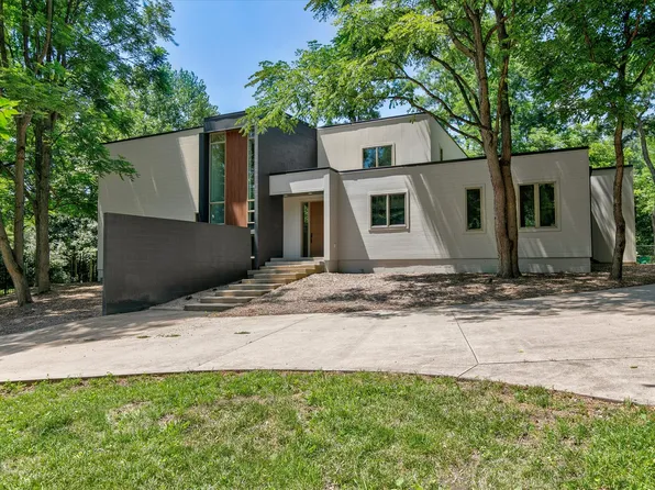 8830 NW 35th St, Ankeny, IA 50023