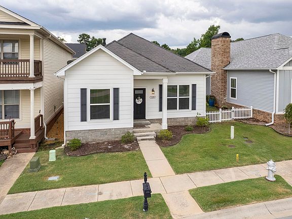 5th image of 125 Melville Dr