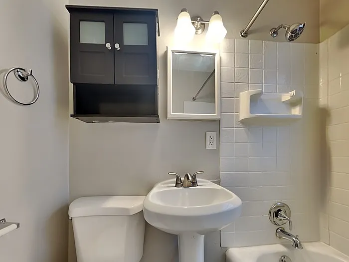 2090 Hillview Rd — Photo 10