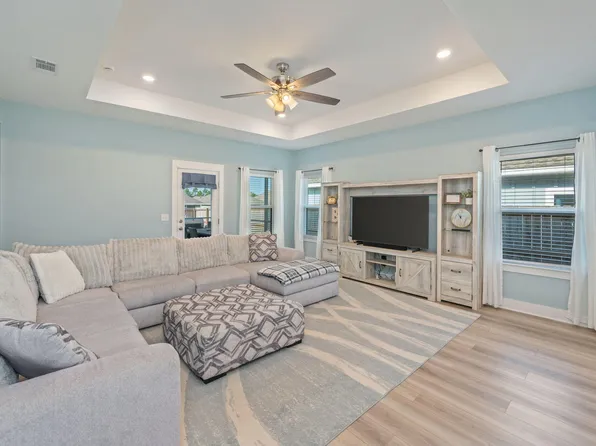 109 Blooming Cv, Crestview, FL 32539