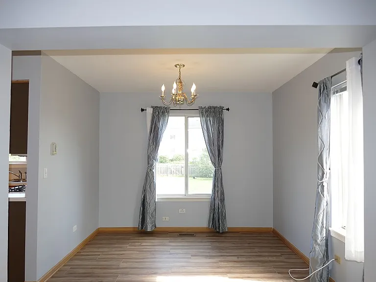 2551 Smithfield Ln — Photo 9