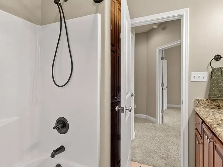 5005 Hidden Acres Dr — Photo 27
