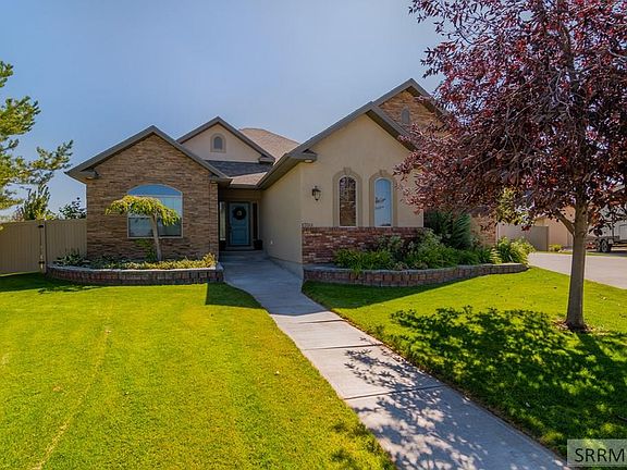 3rd image of 1709 S Bergamo Ct