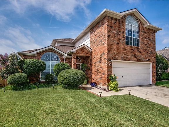 2nd image of 1368 Honeysuckle Ln