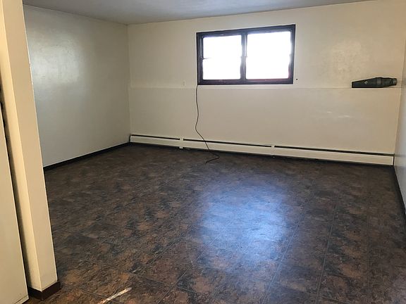 2nd image of 9 Vine St APT 1