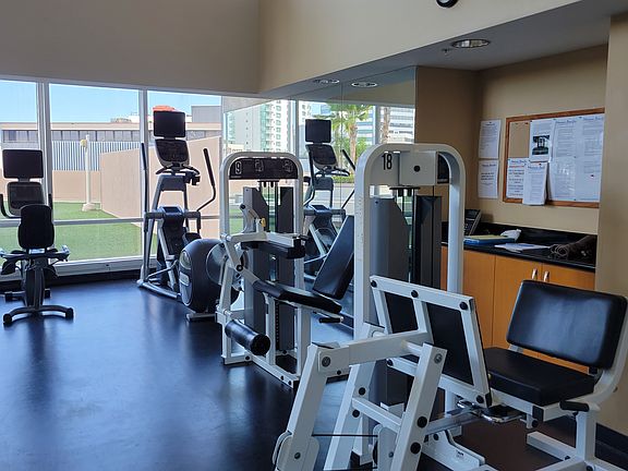 3rd image of 1288 Kapiolani Blvd #3203