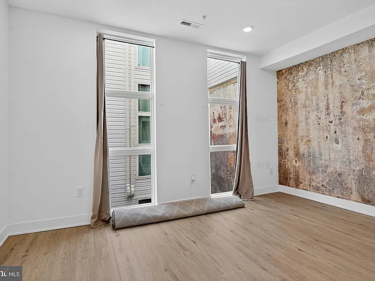 59 N 2nd St #14 — Photo 9