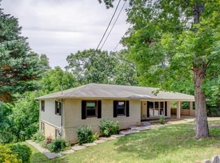 17 Clark Pl, Oak Ridge, TN 37830