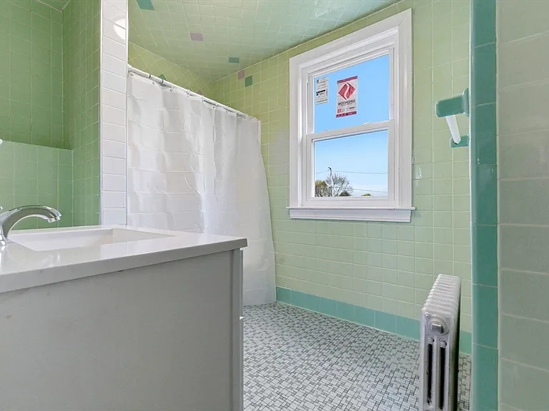 84 Margin St #2 — Photo 10