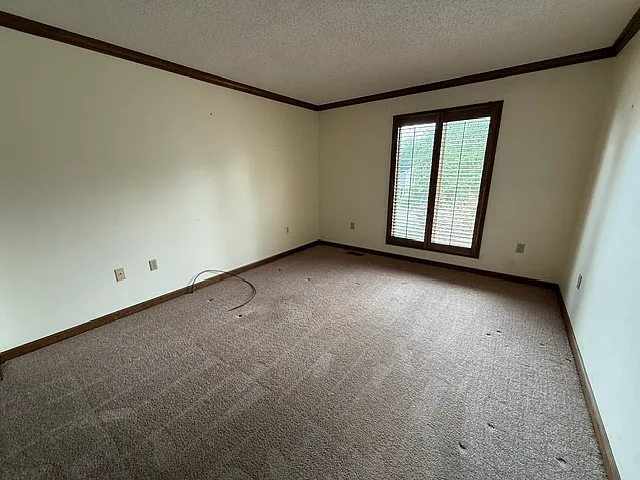 590 Wedgwood Dr — Photo 37