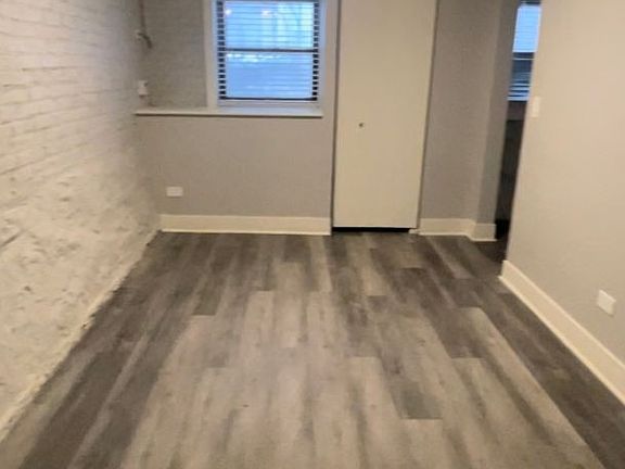5th image of 843GB W Barry Ave