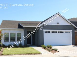 6907 E Giavanna Ave, Fresno, CA 93727