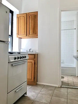 Rented by Warren T Real Estate Corp. | media 25